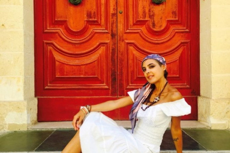 Crvena vrata kao odlična ozadina za fotku