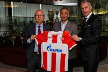 Kineski ambasador na "Rajku Mitiću": NAVIJAM ZA ZVEZDU 40 GODINA!