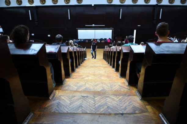 Džabe ste učili, diplome iz Srbije nigde neće važiti! Nezabeležen skandal u srpskom obrazovanju