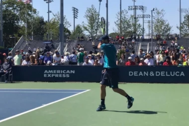 Troicki poražen već u prvom kolu