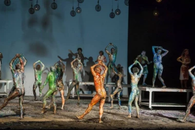 PORUKA IZ CRKVE: Slobodno mlatite ki*ama!