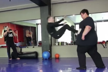 (VIDEO) SUDAR DAVIDA I GOLIJATA, KO JE IZVUKAO DEBLJI KRAJ?!