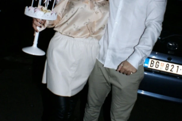 TRUDNA NIKOLIJA: Poznata pevačica i Relja će postati roditelji po drugi put!