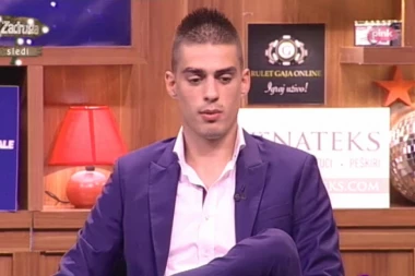 VUJADIN ŠOKIRAO: Koristim kondom kad pišem poruke