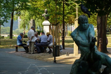 PUPS: Beogradski penzioneri DOBIJAJU 13. PENZIJU