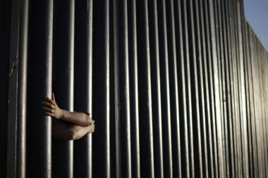 (VIDEO) Grčka podiže gigantsku ogradu i vojne osmatračnice u Evrosu