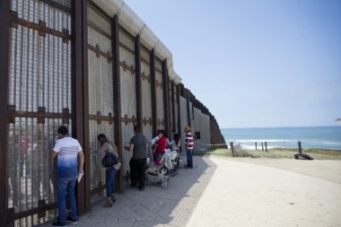 TRAMP NE ODUSTAJE OD ZIDA: A sada je došao na novu ideju koja će koštati 2,5 milijardi dolara