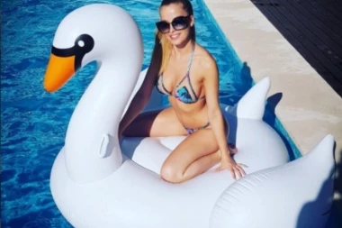 ŽOSE SA SE POHVALIO: Za ovog golmana Porta niste čuli, ali njegova devojka je seks bomba!