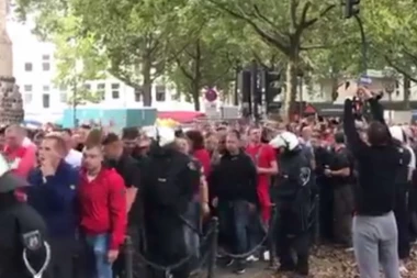 (VIDEO) POLICIJA U MUKAMA: Kelnom se ori pesma Zvezde!