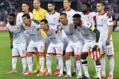 (VIDEO) Zvezda kući pevajući, Kelnu bod ostao na stativi!