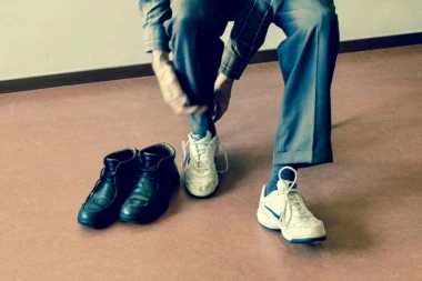 STRAŠNO: Kupio čarape kod Kineza, pa u njima našao potresnu poruku