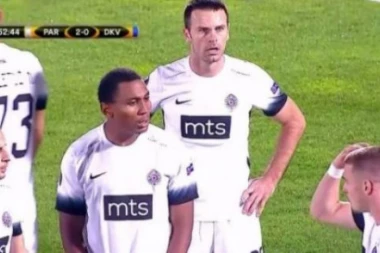 (VIDEO) ŠTA URADI, CRNI OGNJENE: Pogledajte reakciju Tavambe nakon Ožegovićevog igranja rukom