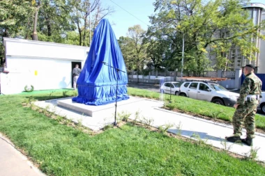 Svečano otkrivanje spomenika majoru Tepiću