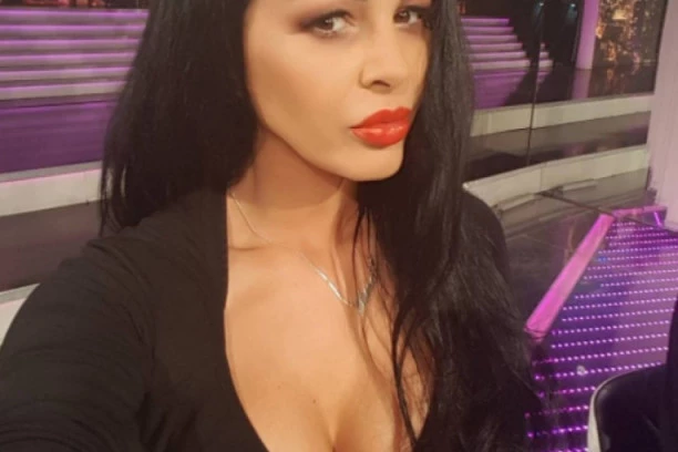 (FOTO) POTRESNA ISPOVEST TINE IVANOVIĆ! Maloletna je rodila sina, kojeg su joj zabranili da viđa!