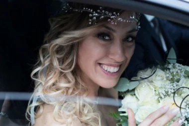 MOGU DA ŽIVIM BAJKU BEZ PRINCA: Ovo je devojka koja se udala ZA SAMU SEBE