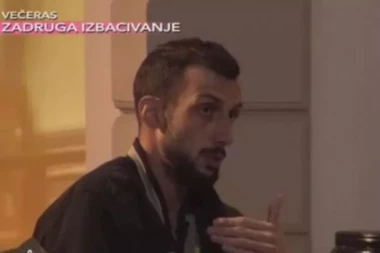 (VIDEO) Đekson Mini pevao pesmu!