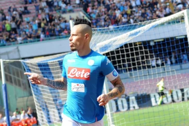 (VIDEO) Napoli siguran, Lacio silan, Inter ponovo prosuo bodove