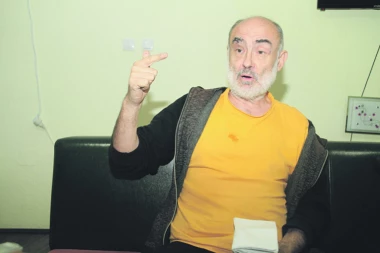 Nepokretnog su me izbacili na ulicu