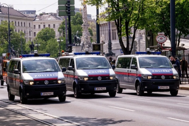 SRBIN UHAPŠEN U BEČU: Ojadio budžet Austrije za pola miliona evra! Evo kako je sa 9 identiteta izveo žešću prevaru