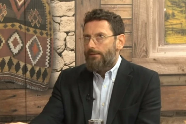 Bakarec: Da li žuti tajkun i njegova ekipa mogu da rade šta hoće u Srbiji?!