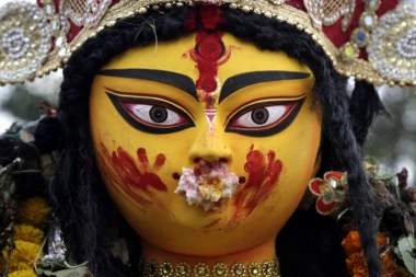 INDIJA PROSLAVLJA PRAZNIK HINDU BOGINJI DUGE