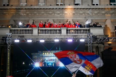 Beograd se poklonio zlatnim srpskim odbojkašicama