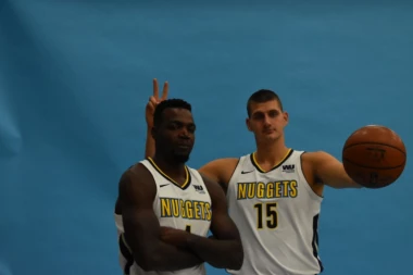 JOKIĆ TROJKAMA IZBOMBARDOVAO LEJKERSE