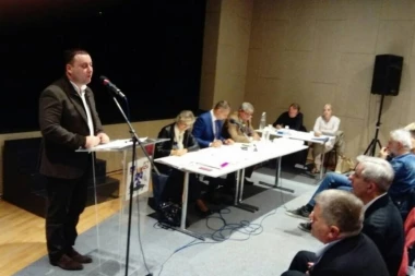 KAD MOŽE PALMA, MOŽE I PREDSEDNIK OBRENOVCA: 200 evra za radnike