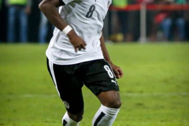 RIVAL SRBIJE BEZ POLA TIMA ZBOG OTKAZA: Austrijanci sa  belom zastavom!