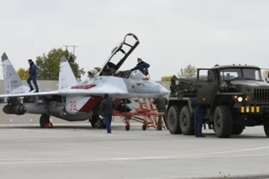 Vojna parada BEZ RUSKIH MIGOVA?!