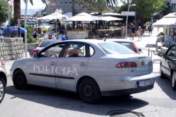 UŠAO U VODU I SAMO PAO! Poznati zlatar iz Novog Pazara preminuo na plaži u Ulcinju!