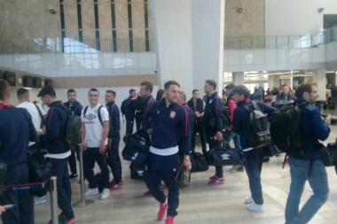 (VIDEO) ORLOVI KRENULI KA BEČU, Policija upozorava navijače