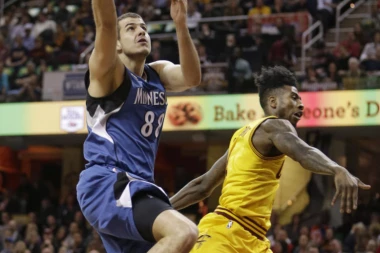 (VIDEO) Srbin izrešetao NBA šampione: BJELICA PRESUDIO GOLDEN STEJTU!