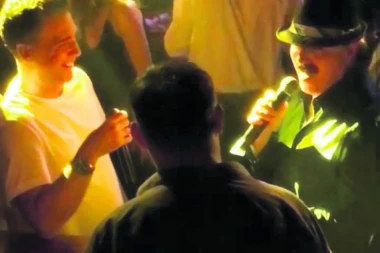 Mama Jovana putem Skajpa pratila slavlje