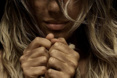 BANJALUKA: Manijak oteo devojku, ona mu pobegla!