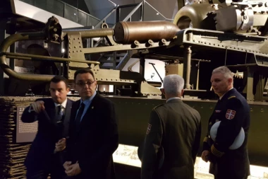 Srbija dobija 30 najmodernijih dvogleda za noćno osmatranje!