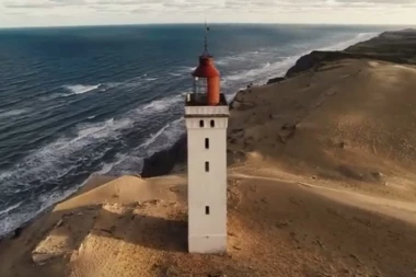 (VIDEO) Napušteni svetionik koji će do 2030. nestati