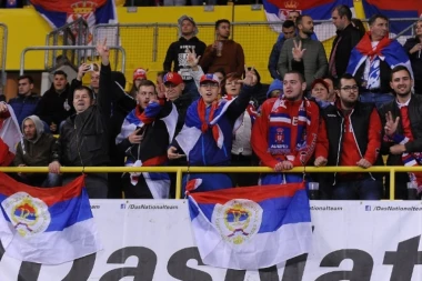 (VIDEO) Pogledajte bakljadu Srba u Beču