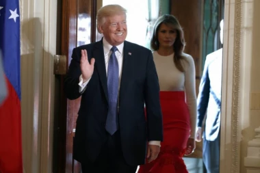 I JEDE I PIJE, A SVOJE ŠTEKA: Tramp još nikoga nije pozvao u državnu posetu?