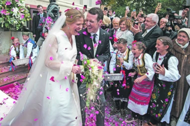 KARAĐORĐEVIĆI NE POŠTUJU OBIČAJE: Venčali se na Zadušnice!