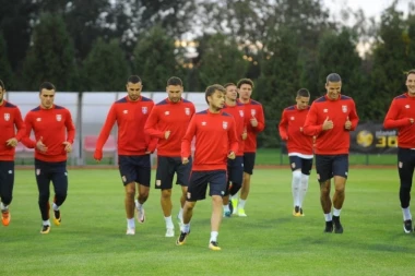 KOKEZA I BUNJEVČEVIĆ UZ IGRAČE: "Orlovi" odradili poslednji trening uoči meča sa Gruzijom