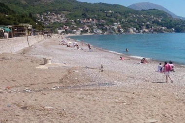 Sutomore: DEVOJČICA pala sa litice i NA MESTU OSTALA MRTVA