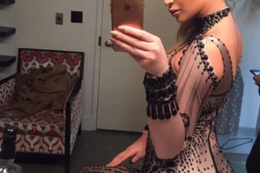 (FOTO 18+) Maja Berović se skinula: Kad vidite u ČEMU se slikala, neće vam biti DOBRO!