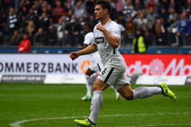 (FOTO) Nemci oduševljeni Lukom Jovićem!