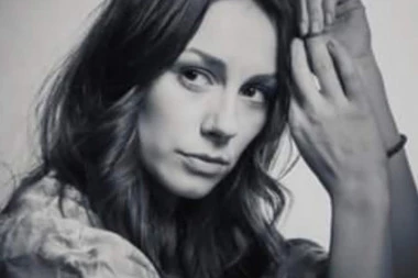 Sloboda Mićalović u seriji "Koreni"