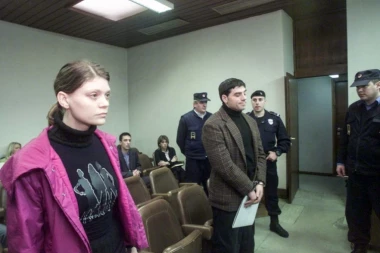 Zločin koji Srbija nikada zaboraviti NEĆE: Malu Kaju koju je OČUH SILOVAO u Zvezdarskoj šumi, dok je MAJKA  čuvala stražu, sada bi imala 18 godina!