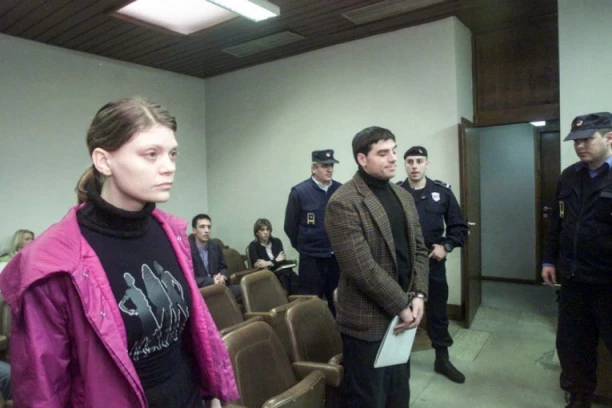 Zločin koji Srbija nikada zaboraviti NEĆE: Malu Kaju koju je OČUH SILOVAO u Zvezdarskoj šumi, dok je MAJKA  čuvala stražu, sada bi imala 18 godina!