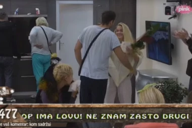 ROMANTIKA POVODOM MESEČNICE: Anđelo iznenadio Teodoru!