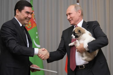 (FOTO, VIDEO) Nećete odoleti PUTINOVOM ROĐENDANSKOM POKLONU