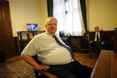 Šešelj šokira: Odapelo je ono go*no Dejan Atanasijević!